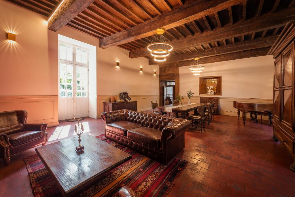 Posezení v ubytování Manoir de Laroque Delprat
