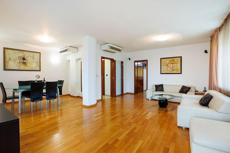 Europe Hotel - free underground parking - Apartment
