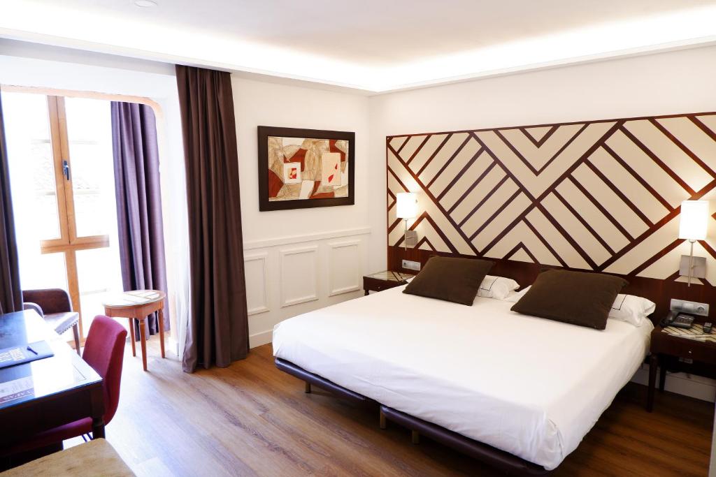 Hotel Boutique Atrio 4*