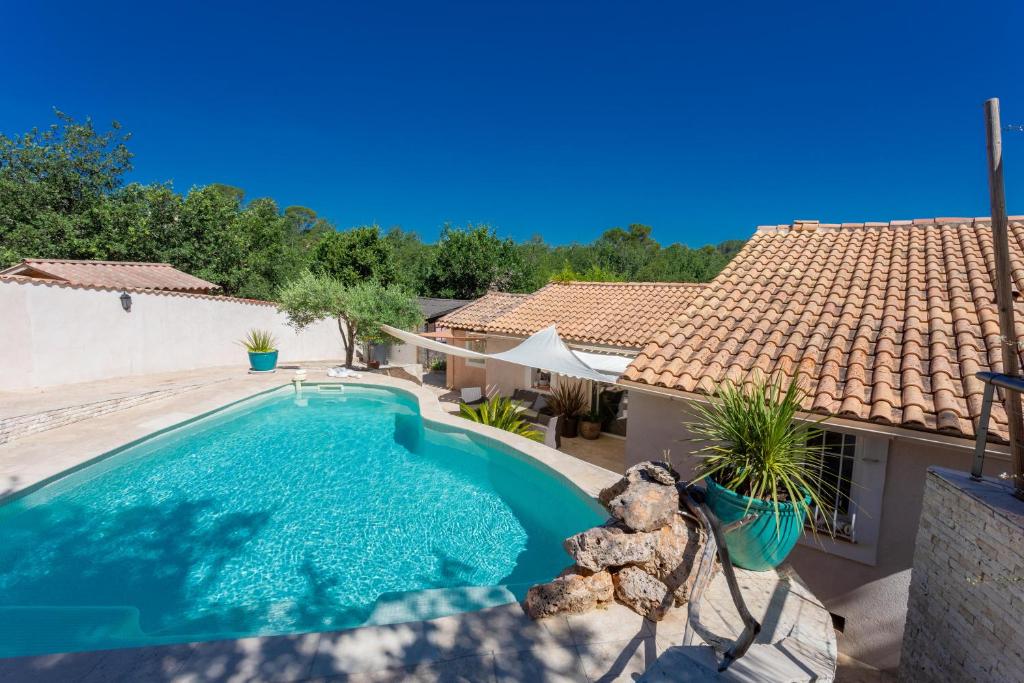 Πισίνα στο ή κοντά στο Villa les Cigales