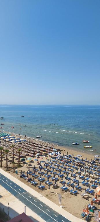 Holiday home. İn the sea .Beach - Image 8