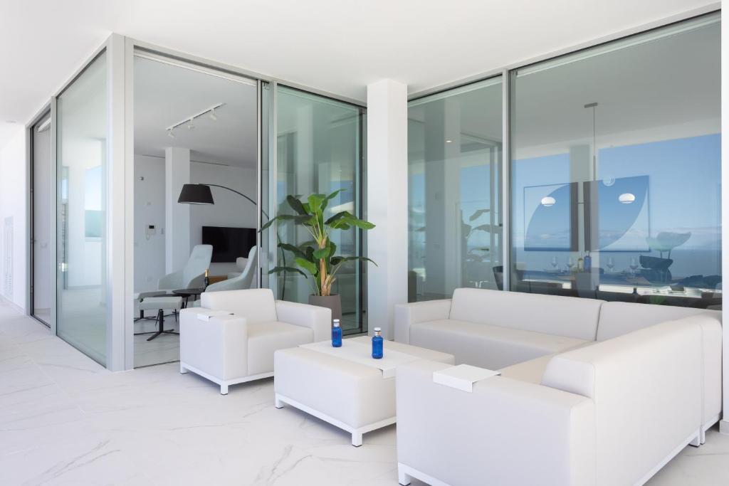 Fotografie z fotogalerie ubytování Crystal I Luxury Apartments by EnjoyaHome v destinaci Acantilado de los Gigantes