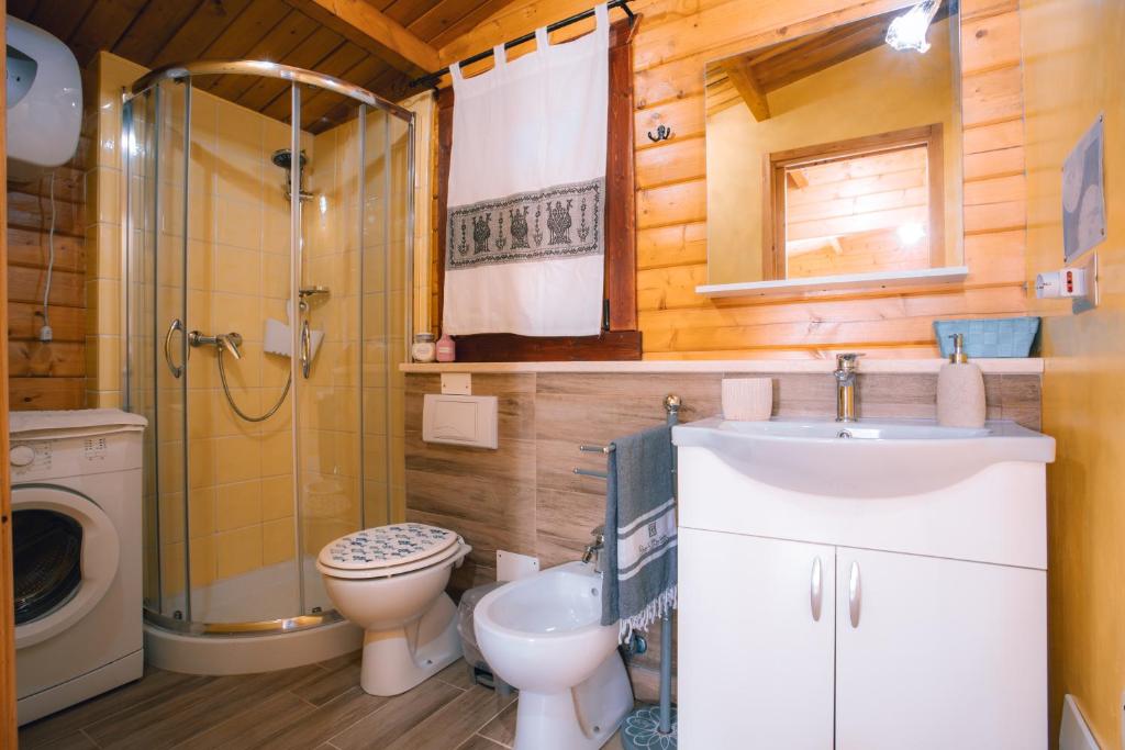 Koupelna v ubytování Chalet Sa Petra Ruja - Gadu e Tremene
