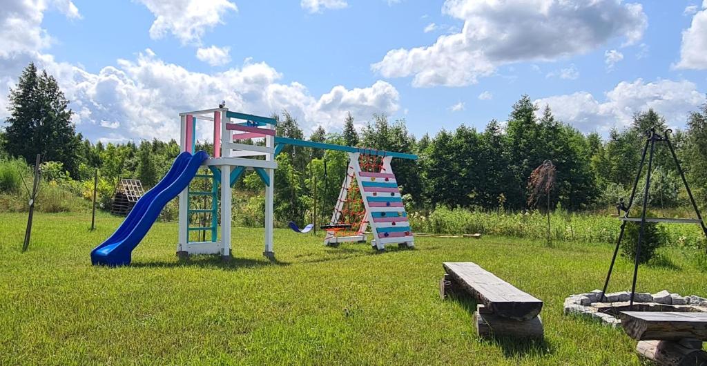 Herní místnost nebo prostor pro děti v ubytování Klangor Mechowo