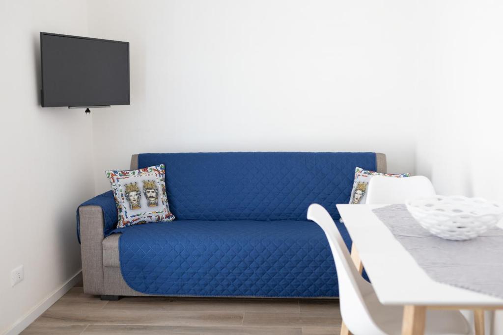 A seating area at CASA MAIOLICA
