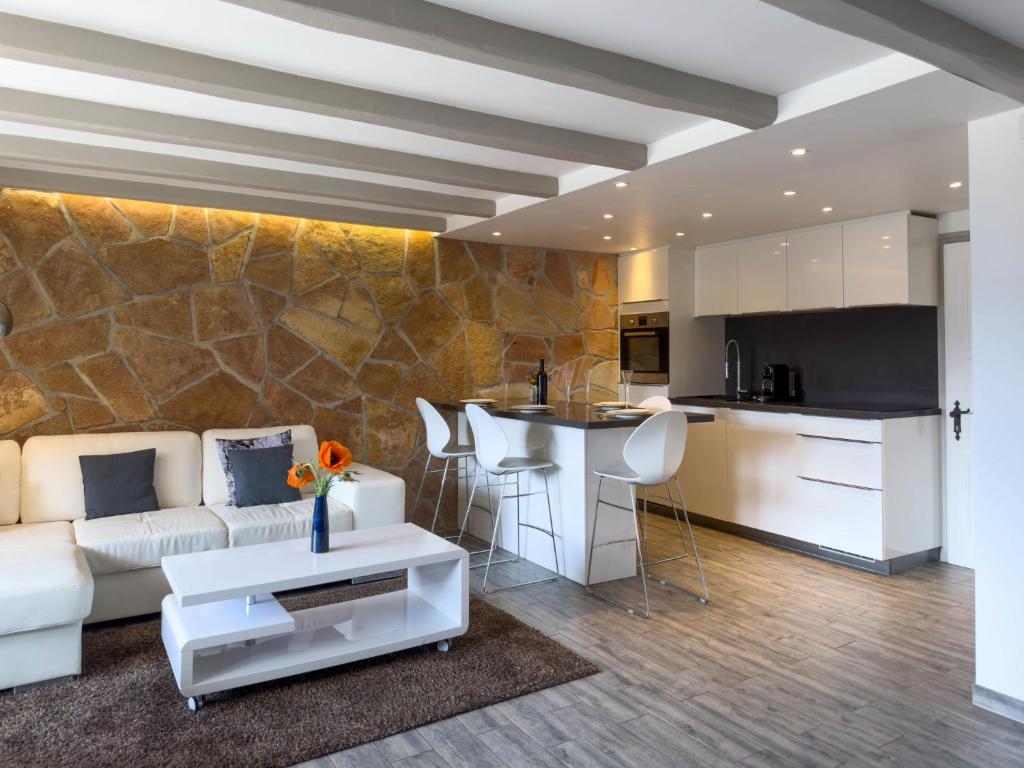 Kuchyň nebo kuchyňský kout v ubytování Apartment Stem 2 by Interhome
