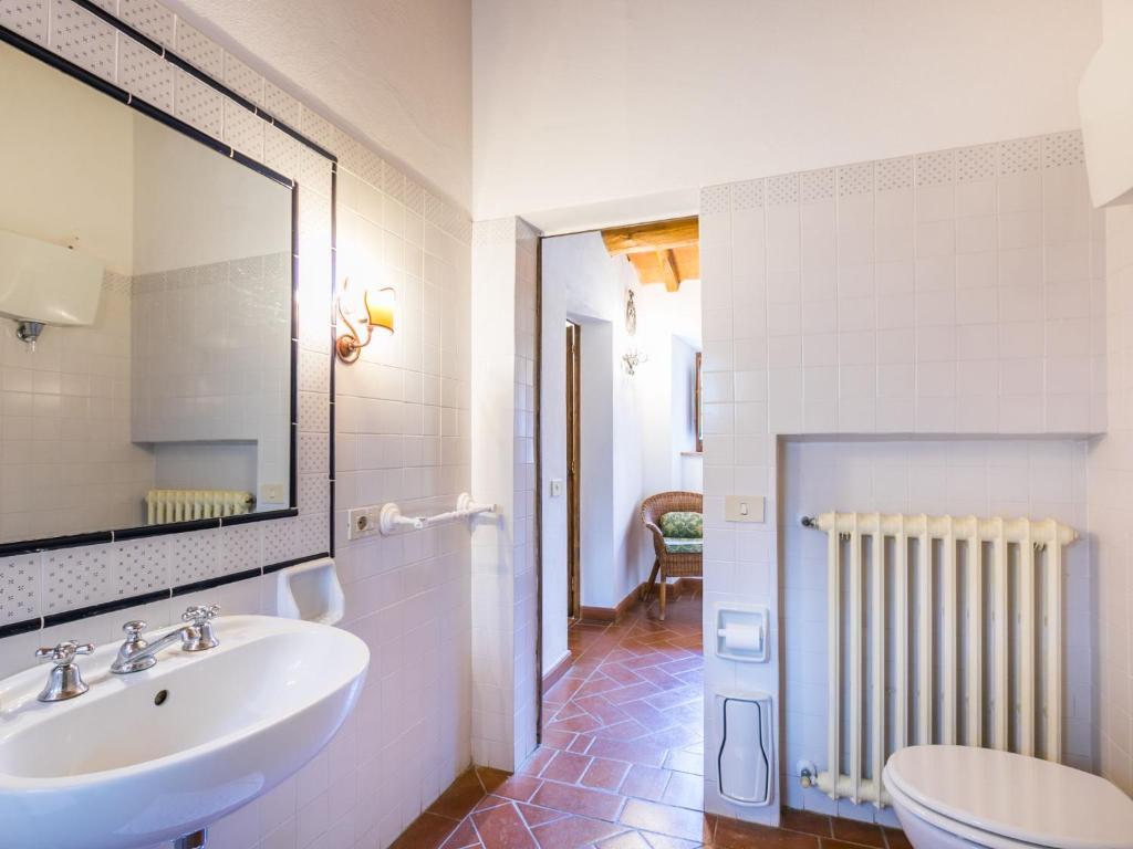 Kúpeľňa v ubytovaní Apartment Cellole - Torretta - CTC153 by Interhome