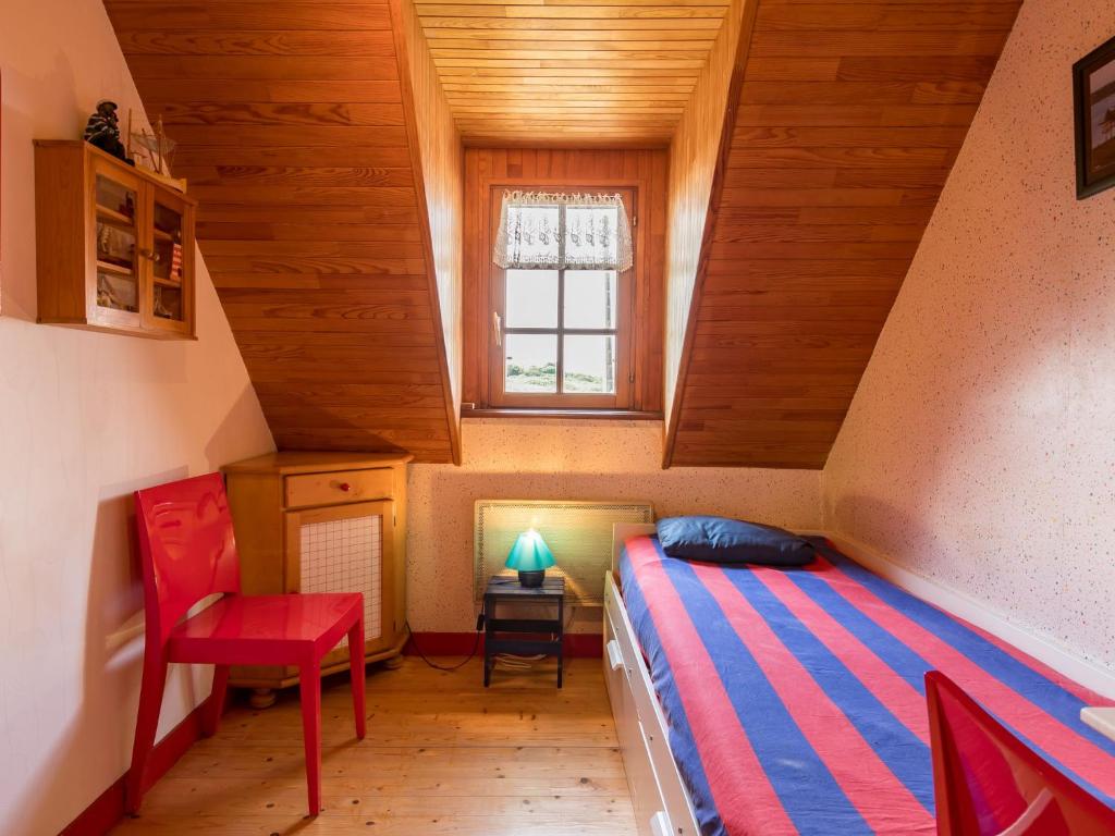 En eller flere senger p&aring; et rom p&aring; Holiday Home Ty Glaz - CED223 by Interhome