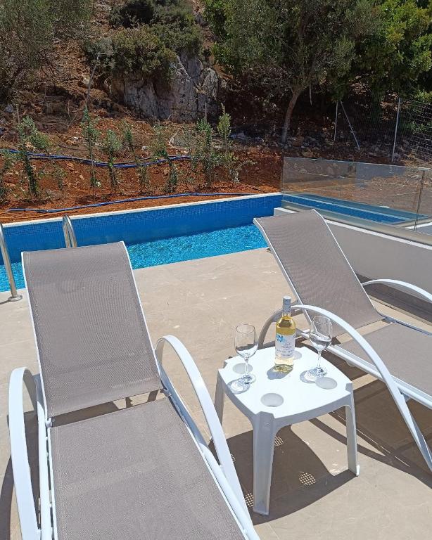 Bazén v ubytování Isabel Artemis Crete - Luxury Sea Views Villas nebo v jeho okolí