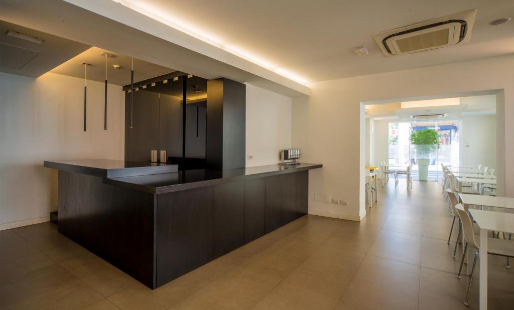 Kuchyň nebo kuchyňský kout v ubytování Savoy Hotel