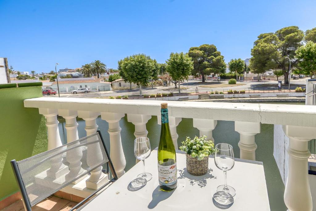 Balkón nebo terasa v ubytování Port Petit 10 Empuriabrava Amarre 3x8 -Immo Barneda