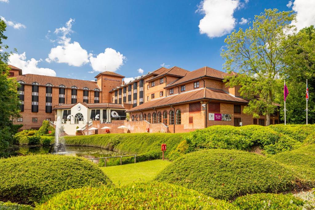 Crowne Plaza Solihull by IHG - Housity