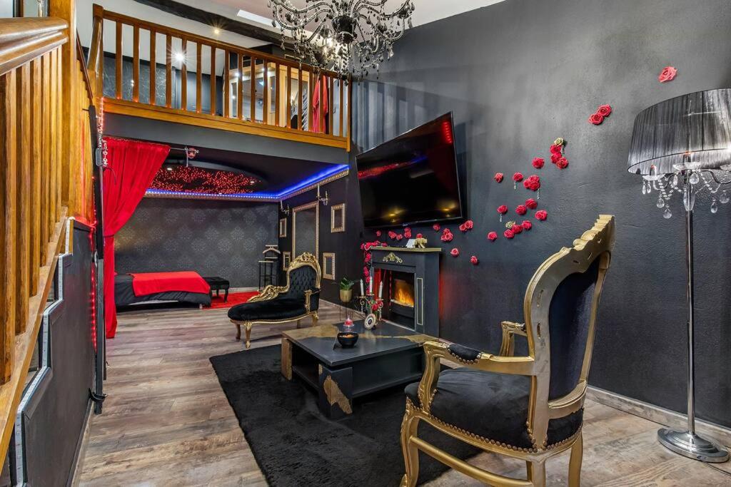Postel nebo postele na pokoji v ubytování COCONROOM balneo-sauna La suitE