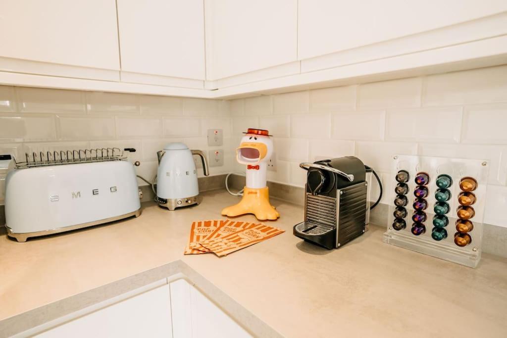 Kuchyň nebo kuchyňský kout v ubytování 3 Bedroom Holiday Home by beach in Newquay