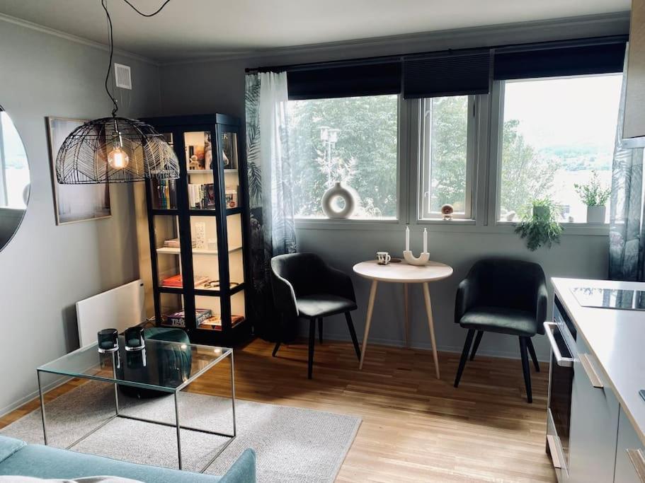 Posezení v ubytování Leilighet i hjertet av Sunnmøre!