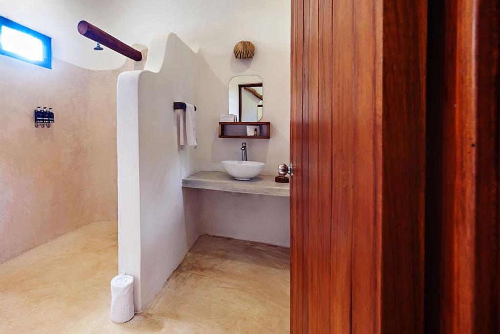 Koupelna v ubytování Mi Kasa Tu Kasa Bacalar by Nah Hotels
