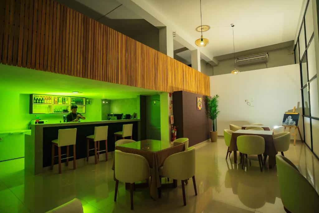 Kuchyň nebo kuchyňský kout v ubytování GOYA HOTEL