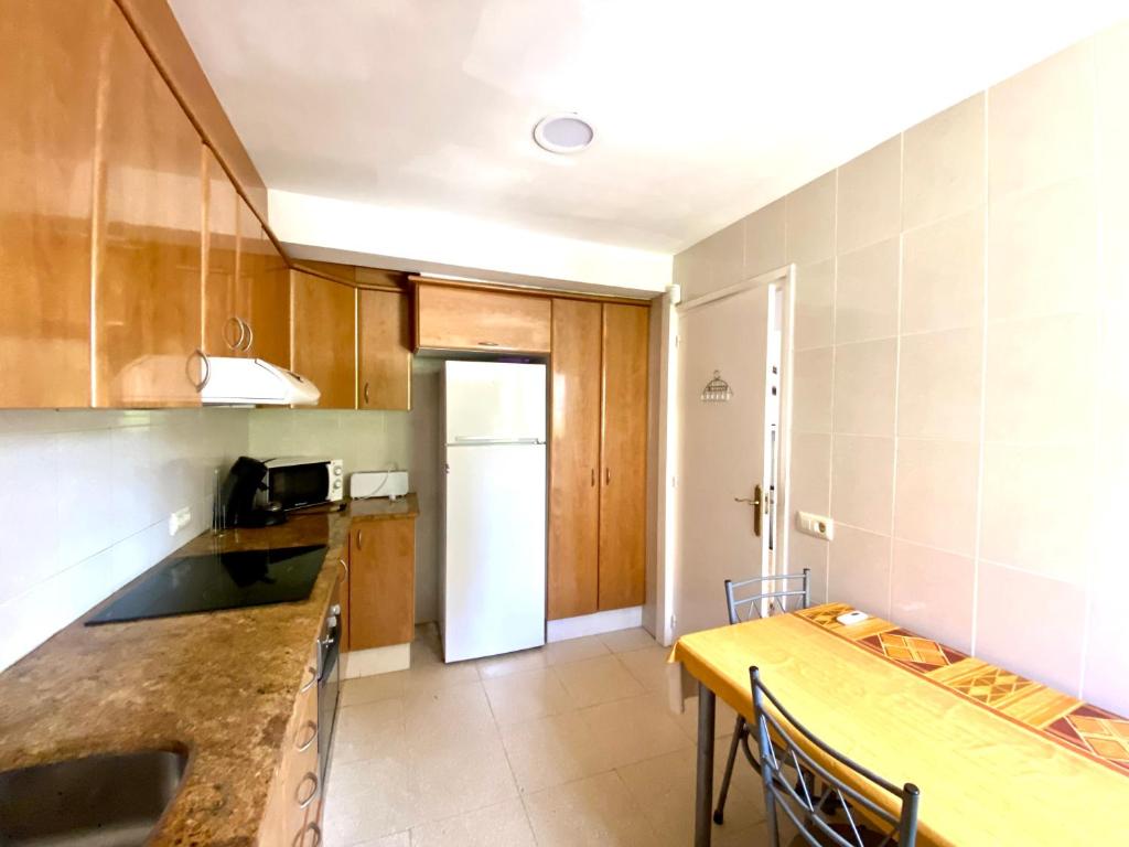 A kitchen or kitchenette at La Casita