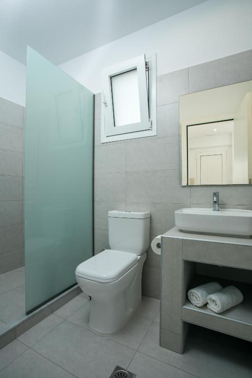Łazienka w obiekcie VOULA APARTMENTS