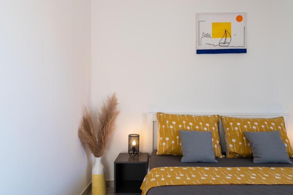 Postel nebo postele na pokoji v ubytování Apartmani Luce Trogir