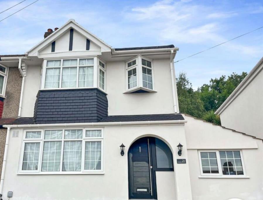 Studio apartment/flat, Chislehurst (updated prices 2024)