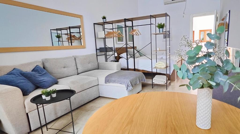 ESTUDIO TRANQUILO EN PLENO CENTRO DE MALAGA - 3