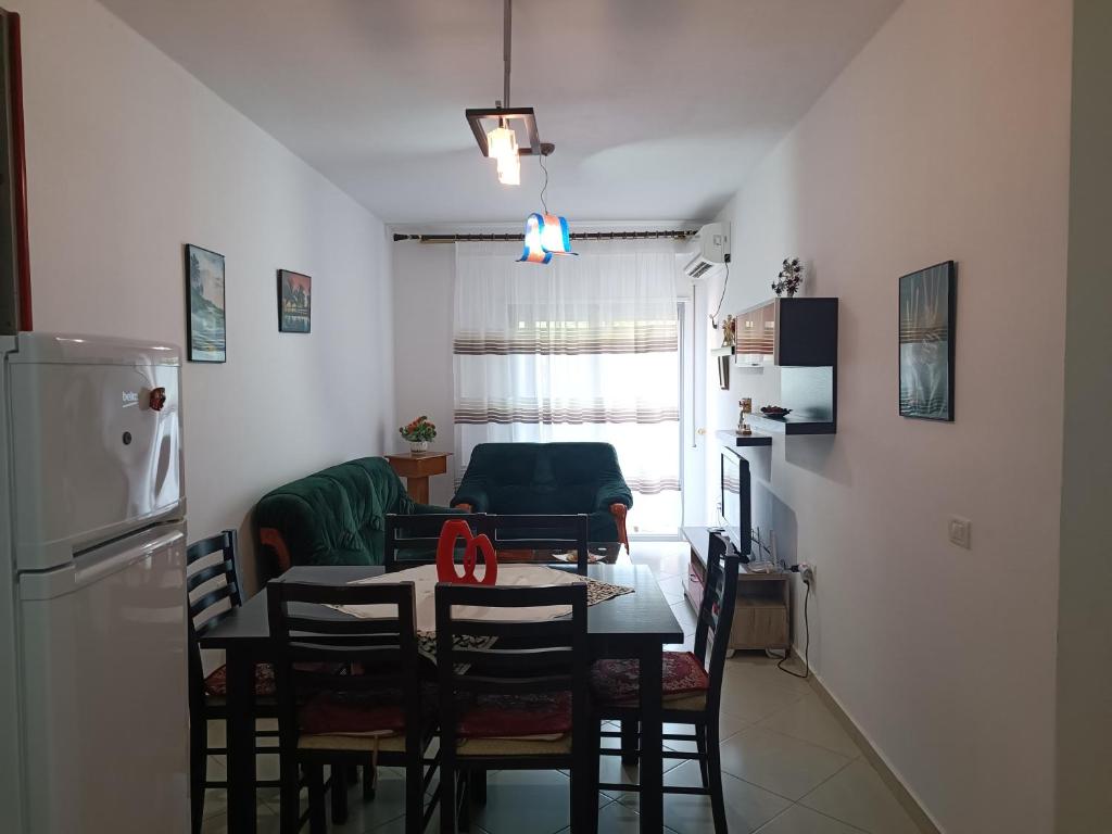 Max Plane Apartment