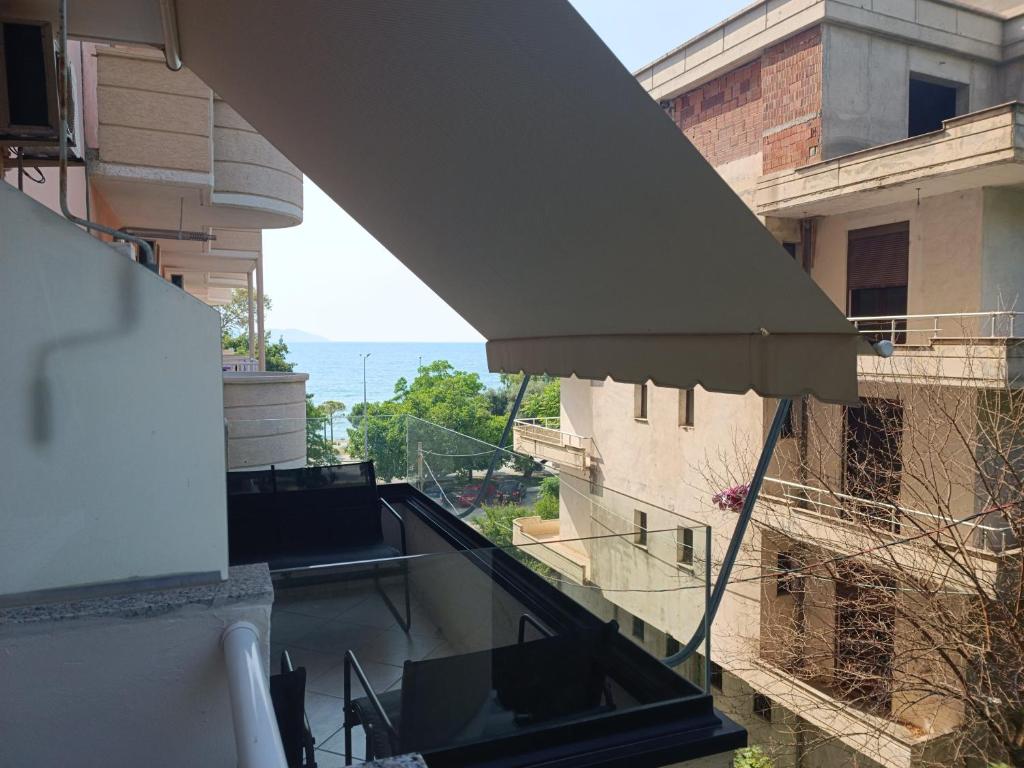 Max Plane Apartment - Image 9