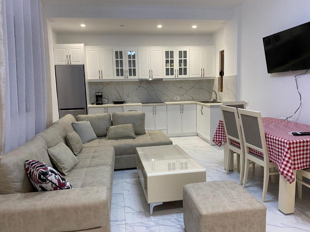 Apartment Ermona Resuli - Image 4