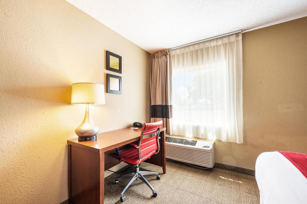 Comfort Inn Mayfield Heights Cleveland East photo