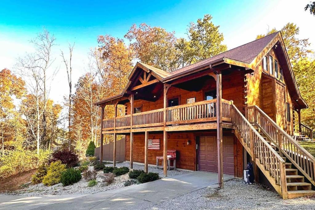 Cabin on the Ridge, Madison (updated prices 2024)