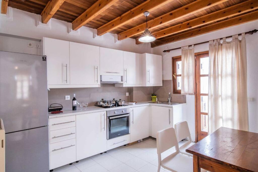 Kuchyň nebo kuchyňský kout v ubytování Villa Gio