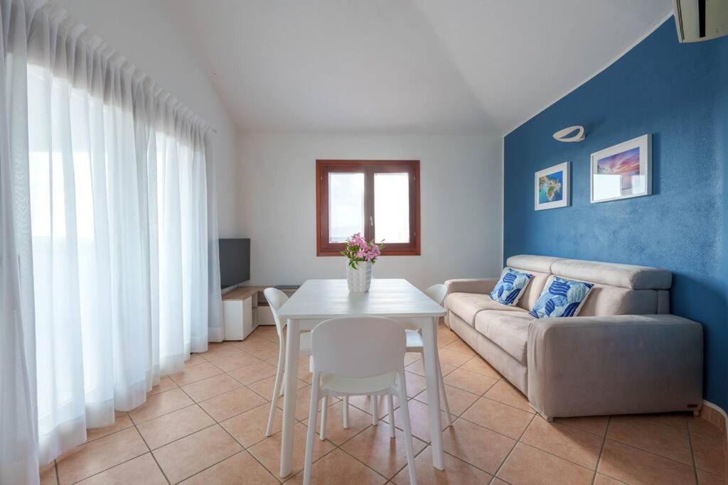 Tavolara Paradise - Sea View - Swimming Pool - WiFi - Housity