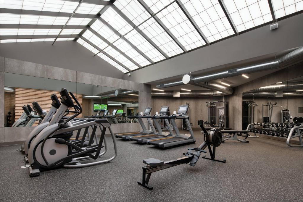 Fitness centrum a/nebo fitness zařízení v ubytování Courtyard Seattle Downtown/Lake Union