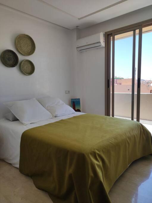 Plein centre Marrakech, grand balcon filant — photo 3