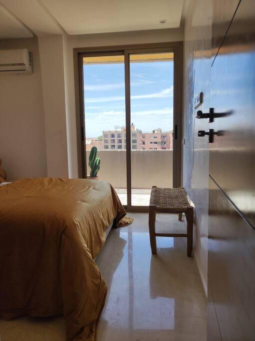 Plein centre Marrakech, grand balcon filant — photo 8