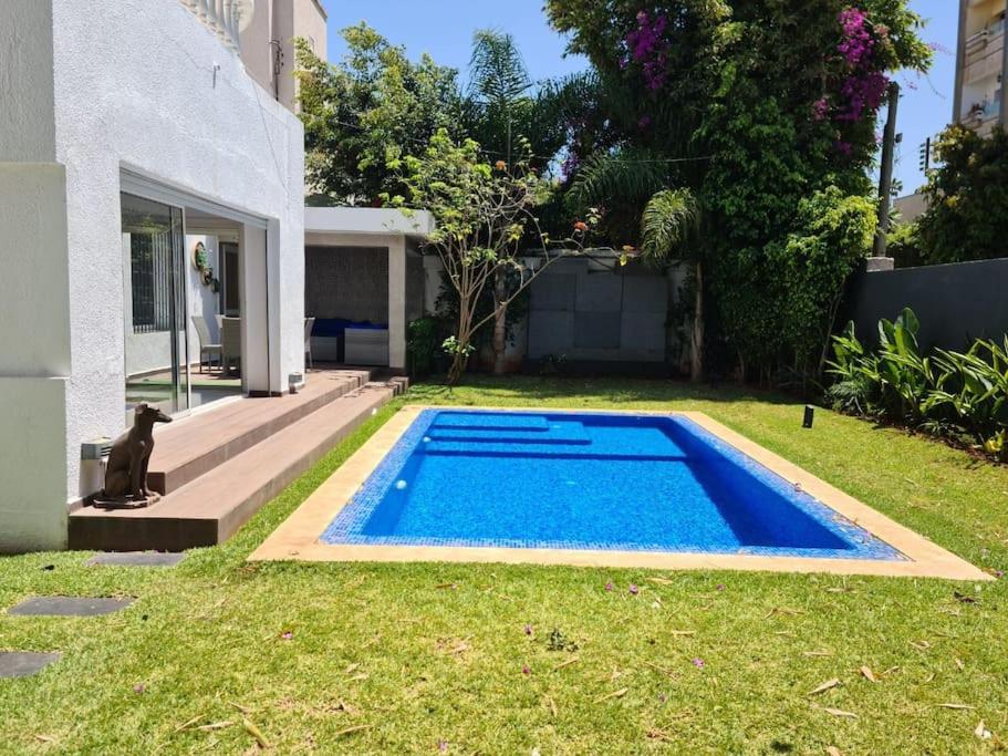 Piscine de l'établissement Villa de luxe Casablanca ou située à proximité