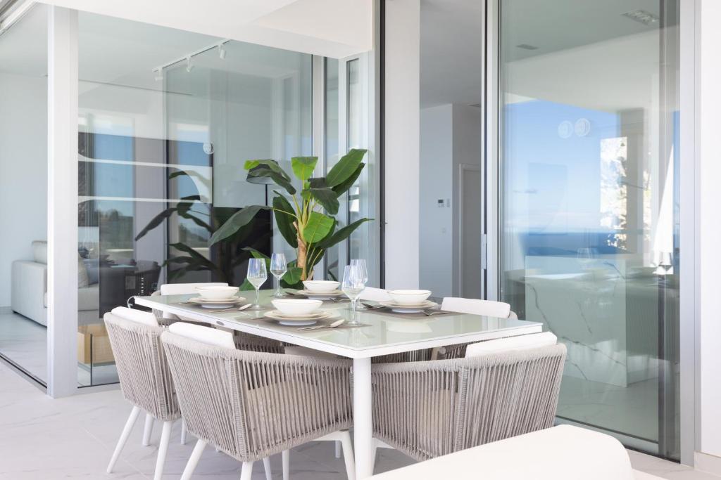 Fotografie z fotogalerie ubytování Crystal I Luxury Apartments by EnjoyaHome v destinaci Acantilado de los Gigantes