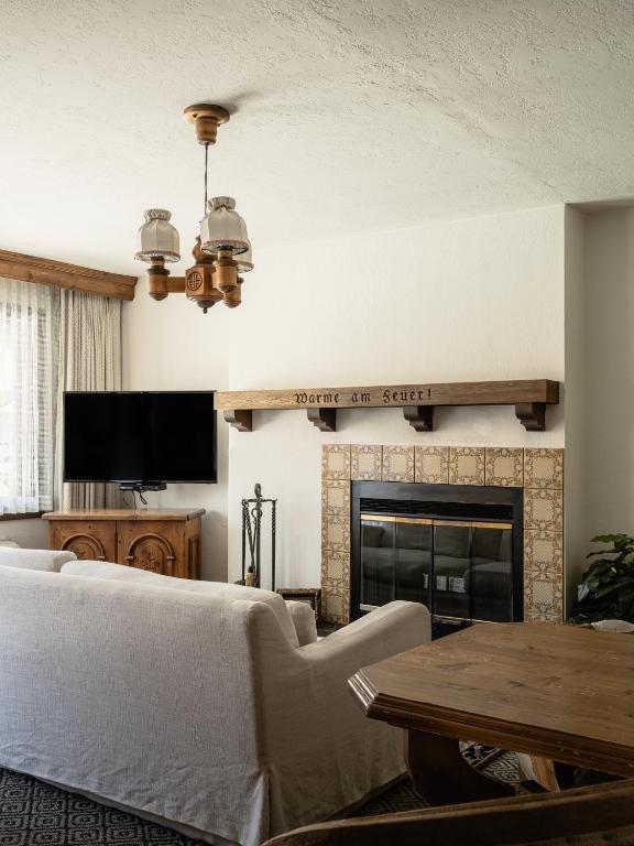 Enzian Inn - King Room Mit Kamin