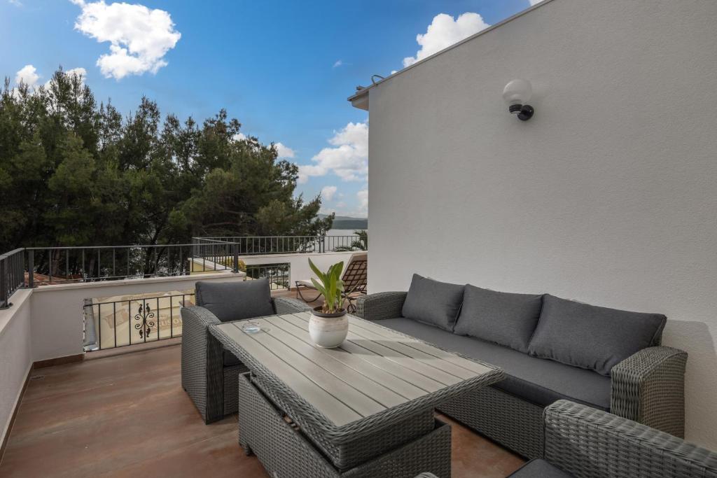 Balkón alebo terasa v ubytovaní Apartments by the sea Pridraga - Cuskijas, Novigrad - 6306