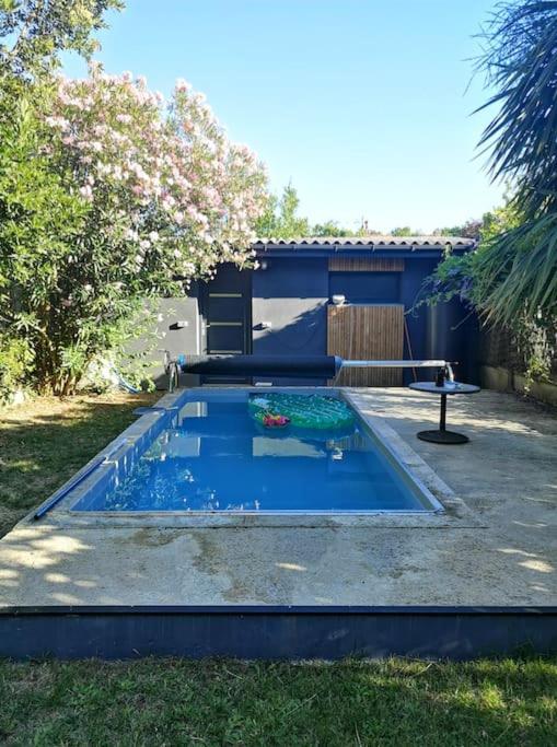 Quel prix pour la création d'un petit bassin extérieur avec une cascade  dans une échoppe bordelaise ? en Gironde - Greg Aqua Services