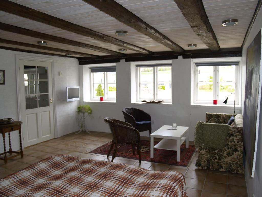 TV a/nebo společenská místnost v ubytování Juhl's Bed & Breakfast
