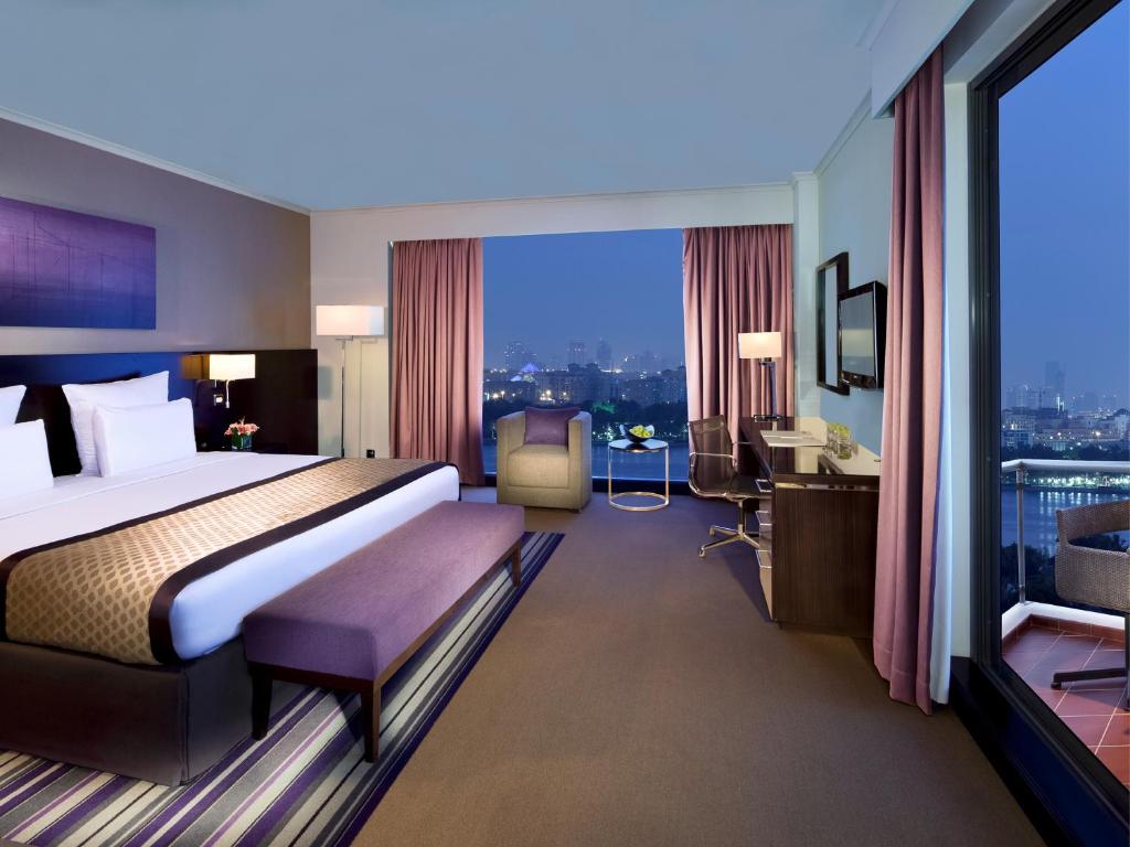 Pullman Dubai Creek City Centre - Family Room With Sofa Bed