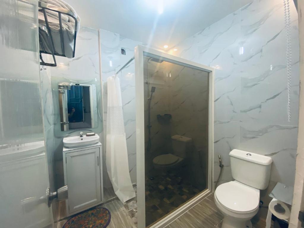 Koupelna v ubytování Teo’s Spacious and Affordable Home in Cabanatuan