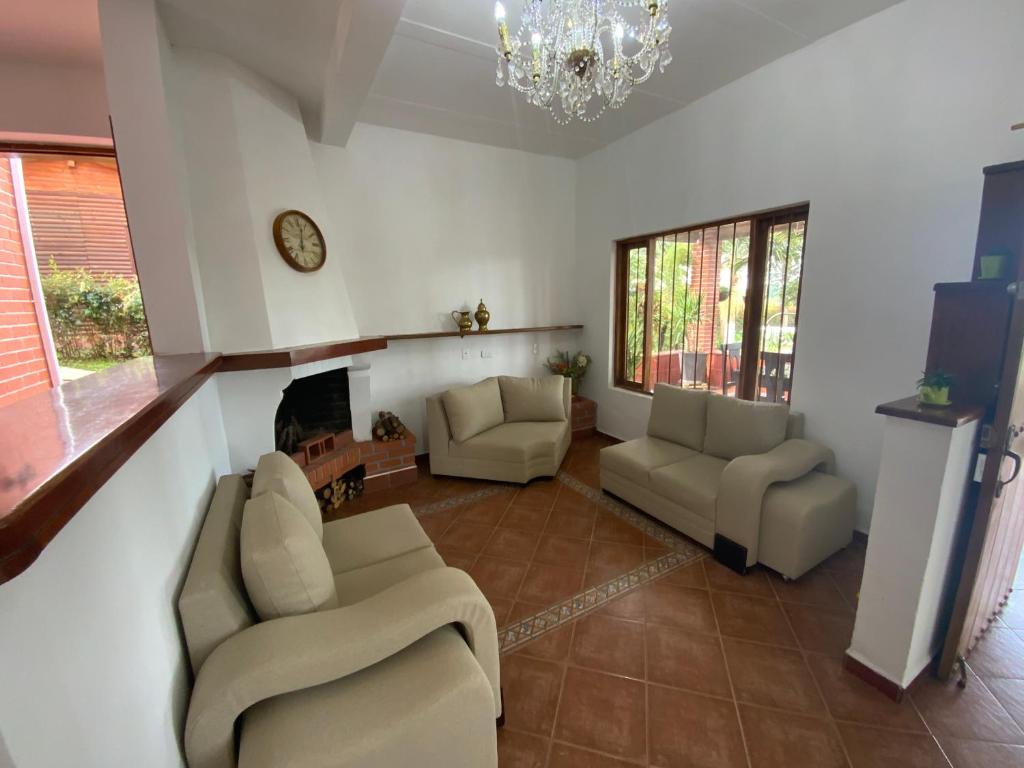 Posezení v ubytování Finca Hotel 12 Palmas- Aeropuerto JMC
