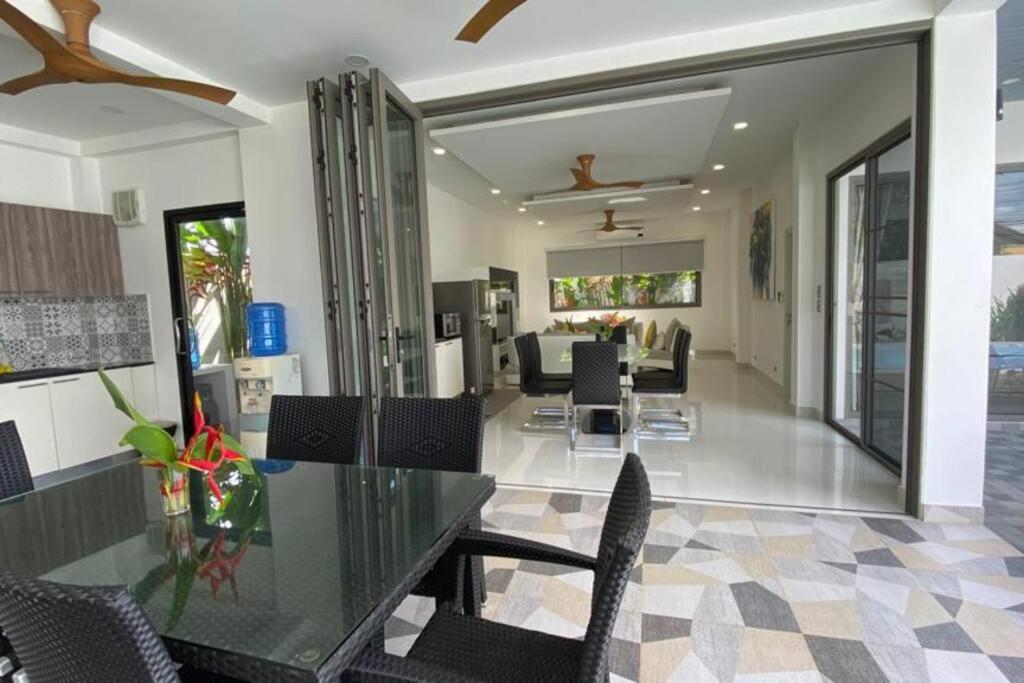 Posezení v ubytování 3 Bedrooms Sofora Pool Villa by G Estate