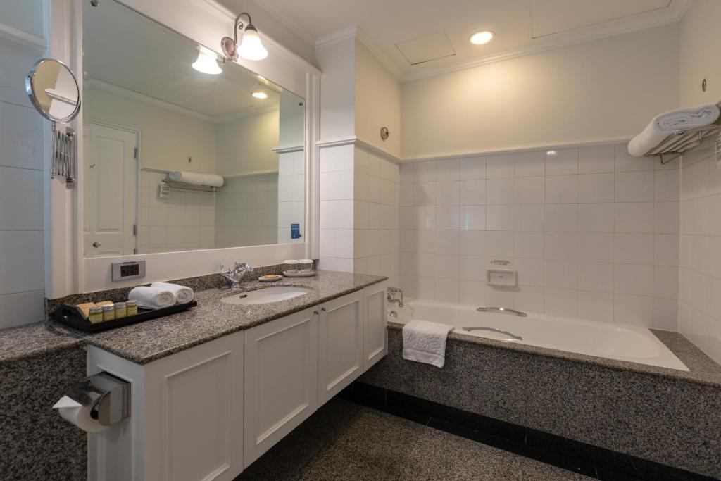 Cape House Hotel, Bangkok - Resim 38