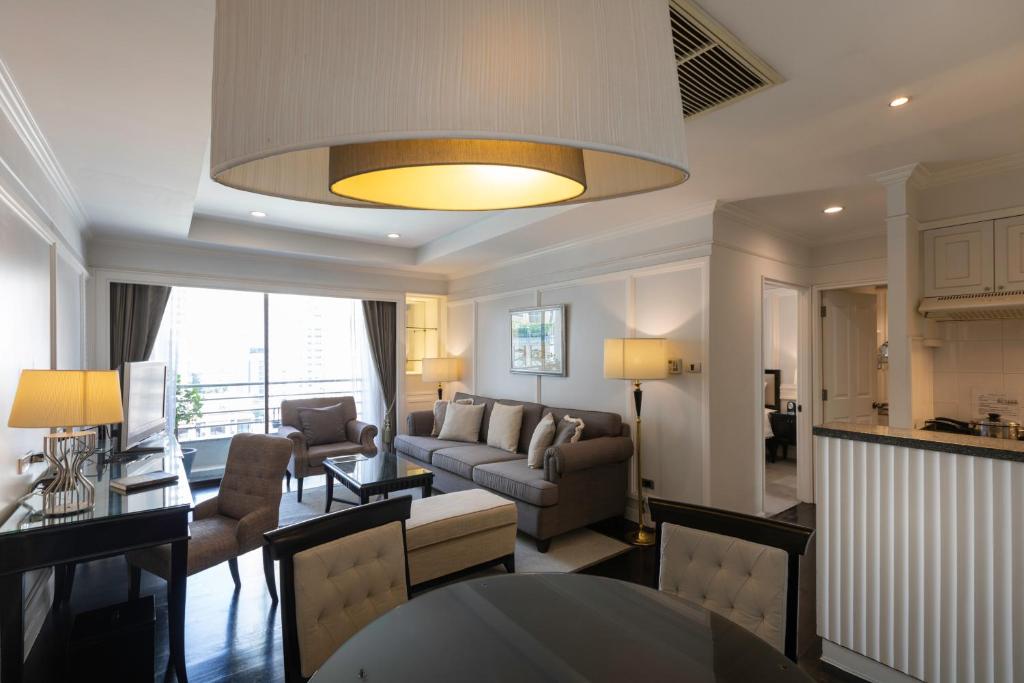 
One Bedroom Suite with Lounge Access
