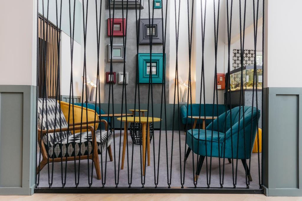 Posezení v ubytování Le Carré d'Alethius Logis Hôtel Restaurant