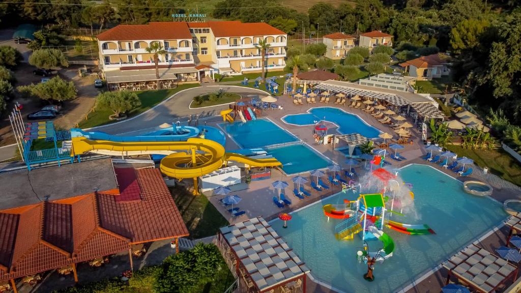 Bazén v ubytování Hotel Kanali nebo v jeho okolí